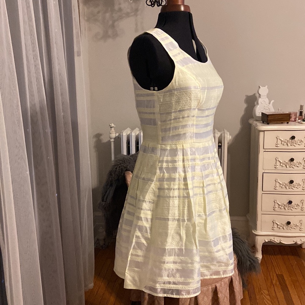 Pretty Spring Dress - Picture 4 of 6